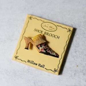 Jane Asher slide mule shoe brooch pin Willow Hall Evelyn in original box VSB07
